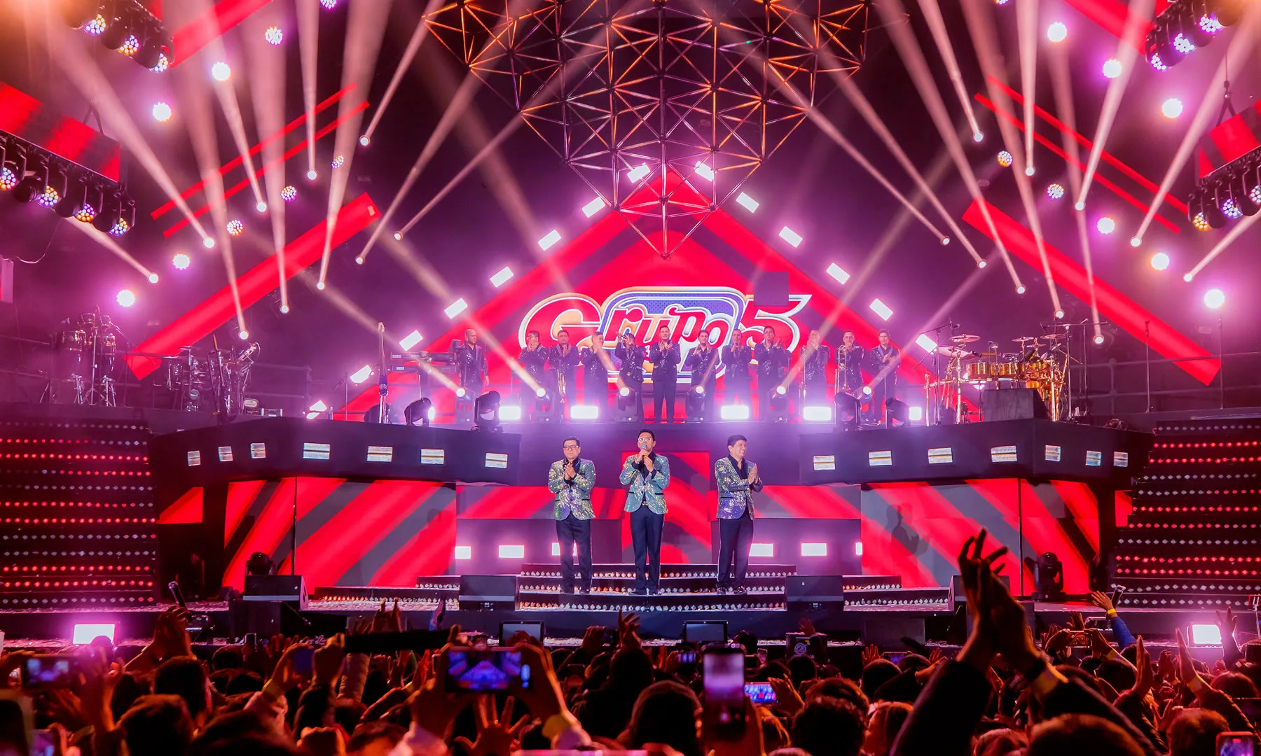 Instalación LED en un escenario de concierto